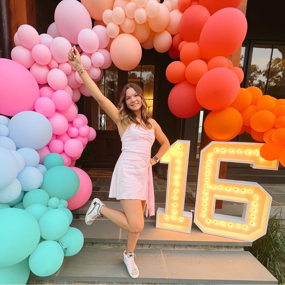 Meet your Posher, Logan